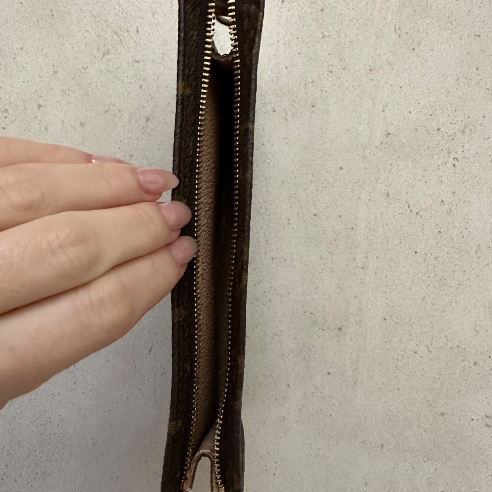 Auth Louis Vuitton Monogram Accessory Pouch - Picture 12 of 16